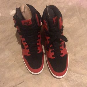 Nike sky high dunks BRAND NEW NEVER WORN SIZE 10